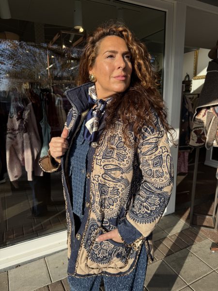 Statement print jacket | fine paisley