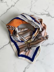 Magnetic scarf chain